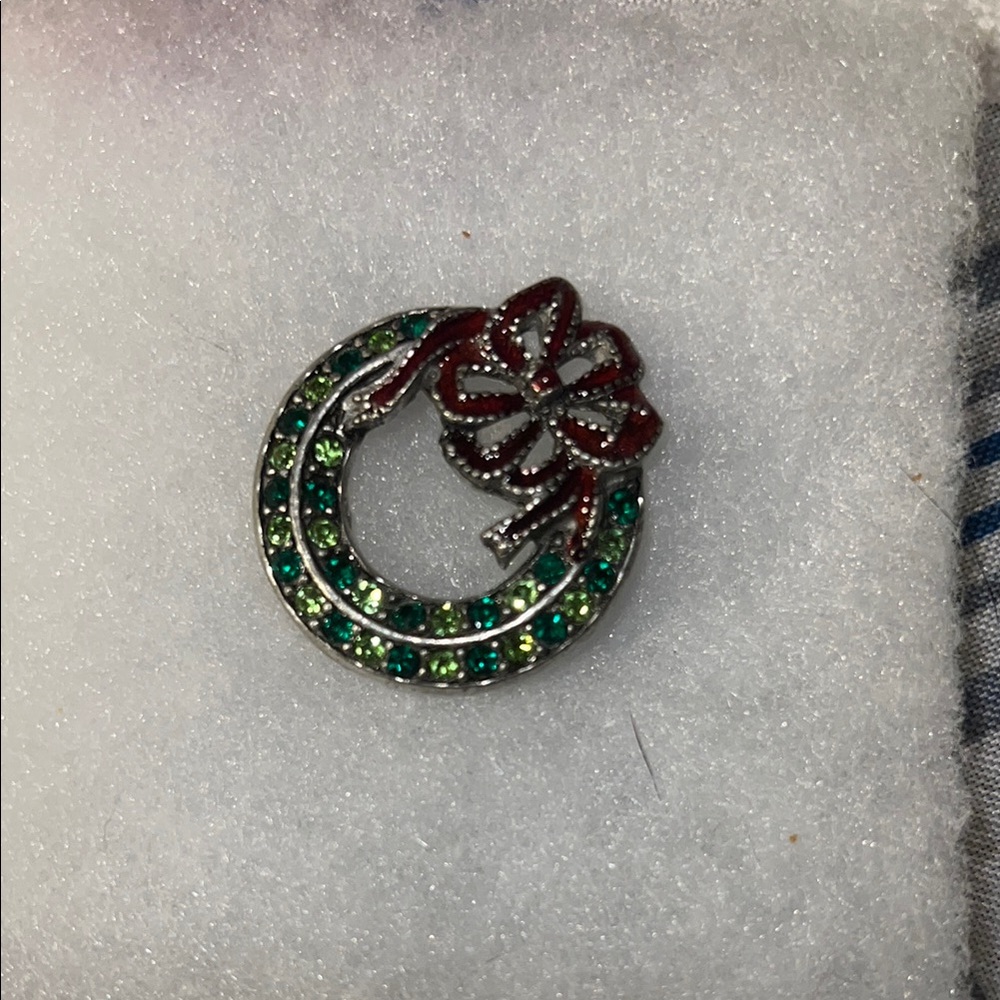 Elegant Green and Red Wreath Brooch